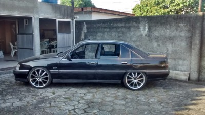 Aproveitando o quintal calçado do tio pra lavar o carro e dar uma olhada geral.